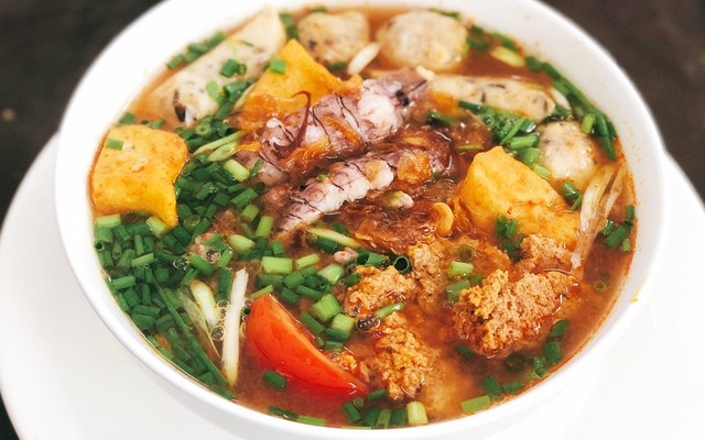Bún Riêu Góc Phố - Bún Riêu Bề Bề, Bún Riêu Bò Giò Mọc & Bún Riêu Chả Cá - 66 Trần Phú