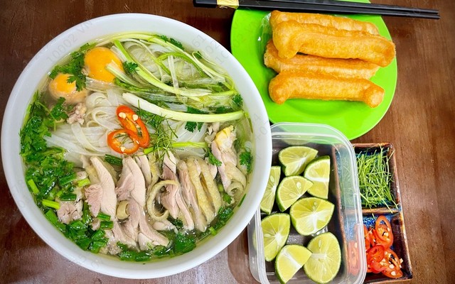 Phở Gà & Lẩu Gà - Cục Tác Quán