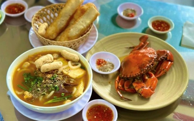 Bánh Canh Cua Cô Mười Chợ Lớn