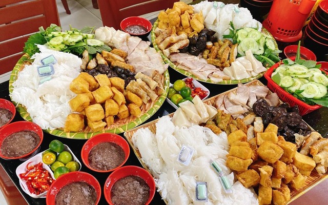 Bún Đậu Mỡ Tít - 27 Bạch Thái Bưởi