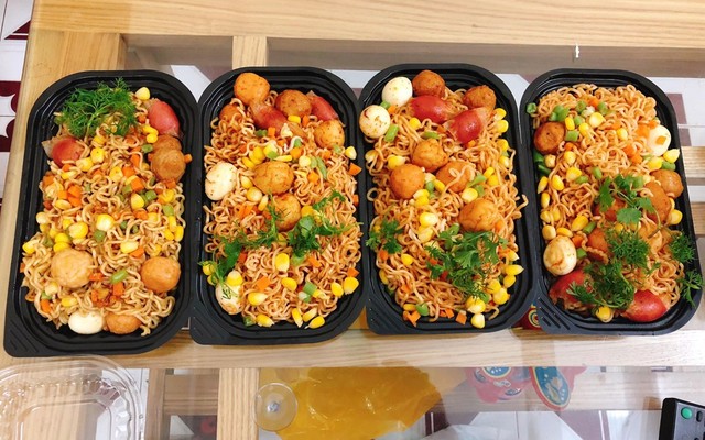 Mía Juice Mix, Mì Trộn Xá Xíu & Trái Cây Tươi - Xì Trum