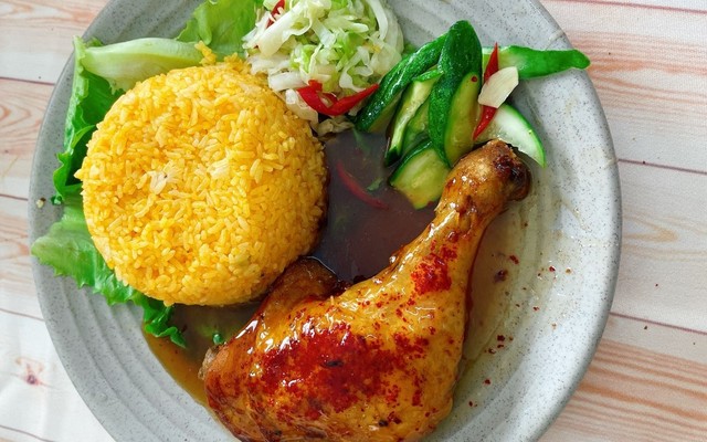 Cơm Gà Xối Mỡ 104 - Lĩnh Nam