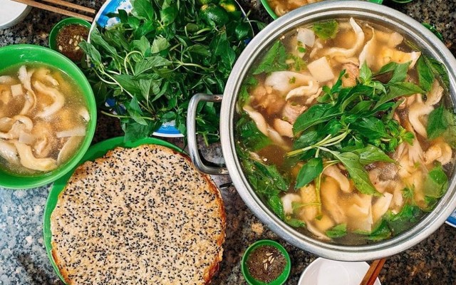 Lẩu Gà Lá É - Gà 66