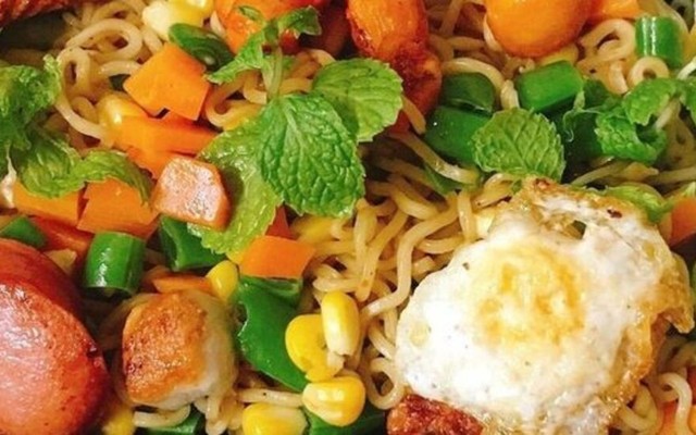 Mì Trộn Indomie - 220 Lê Duẩn