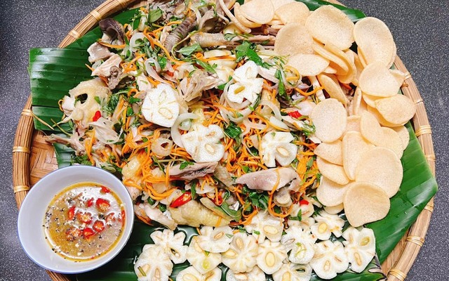 Gỏi Gà Măng Cụt - Quán Ăn Sân Vườn Chum