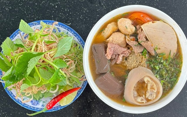 Bún Riêu Thảo Quyên - Nguyễn Thành Phương