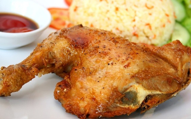 Cơm Gà Xối Mỡ Dũng Ký - Lê Văn Lương