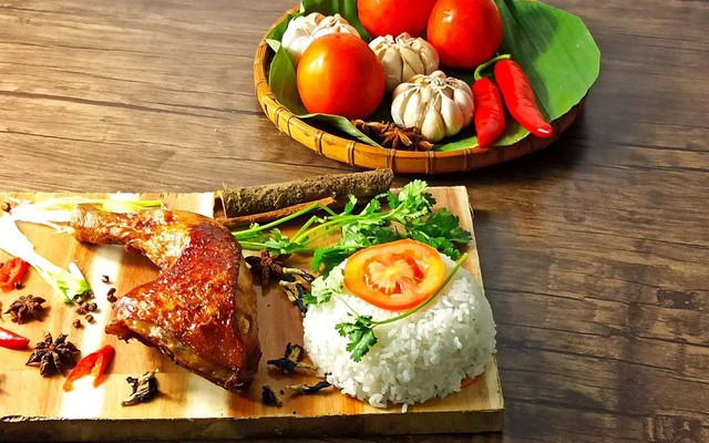 Cơm Gà Quay Zeus - Trần Văn Đang