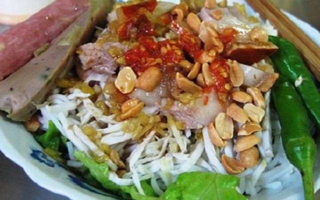 Tý - Bún Thịt Nướng - Chợ Hòa Khánh