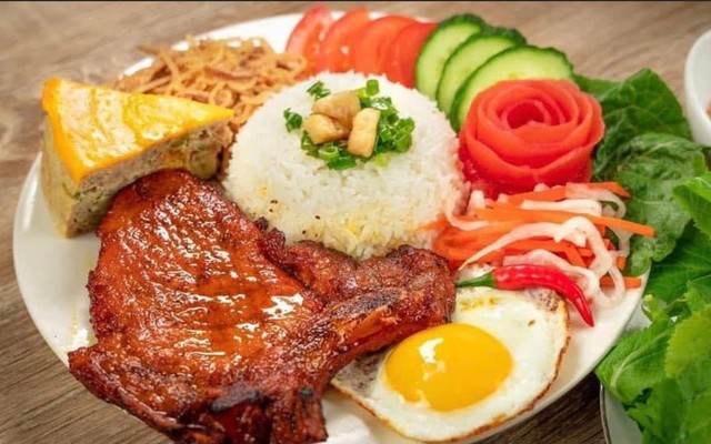 Tiệm 16 - Cơm Tấm Sài Gòn, Thịt Xiên Nướng & Bánh Mì Chảo