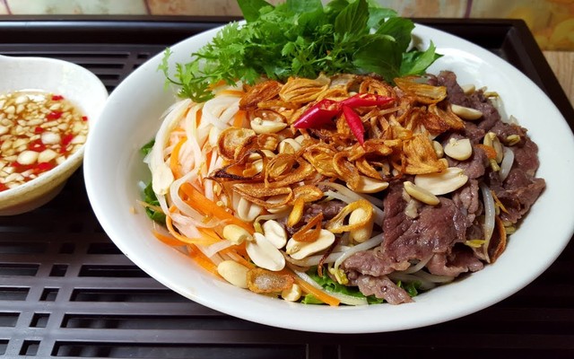 Bếp Mẹ Mochi - Bún Trộn, Nộm Bò & Trà Hoa Quả Tươi - Ngọc Hồi
