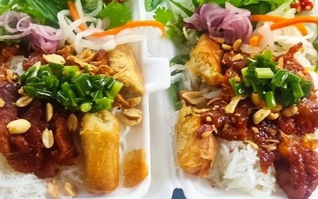 Bánh Cuốn Chả Bò, Bánh Ướt Lòng Gà & Bún Thịt Nướng Chả Bò - Bùi Viện