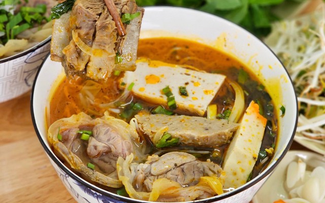 Phở Đình Nghĩa - Nguyễn Văn Linh