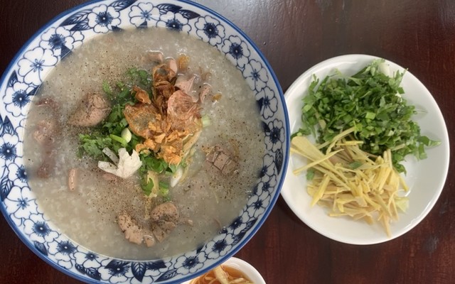 Long Ký - Cháo Hải Sản Thập Cẩm & Gà Ác Tiềm - Phan Huy Ích