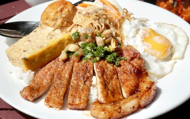 Anh Anh Quán - Cơm Tấm Sườn Ốp La & Bún Thịt Nướng Chả Giò