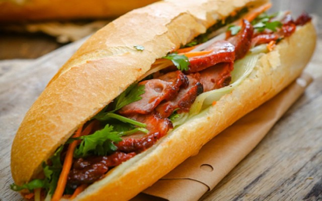 Bingo Food - Gà Ủ Muối, Mì Trộn & Bánh Mì - Cầu Diễn