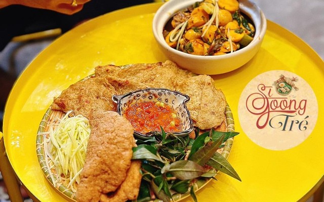 Sì Gòong Tré - Tré Trộn & Chả Cá Cuốn Rau Răm - Hồ Sen