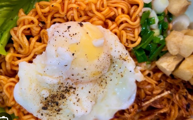 Tiệm Mì Trộn Sa Tế Cay - Hưng Đạo Vương