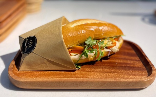 Mon Ami Cafe - Tiramisu Coffee & Croissant