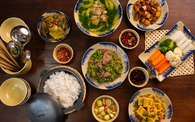 Tiệm Cơm Bầm Thu
