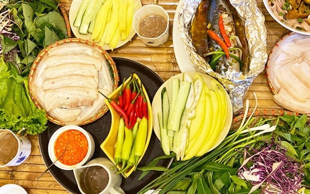 Bánh Tráng Cuốn Thịt Heo Kiên Còi - Nguyễn Đình Hoàn