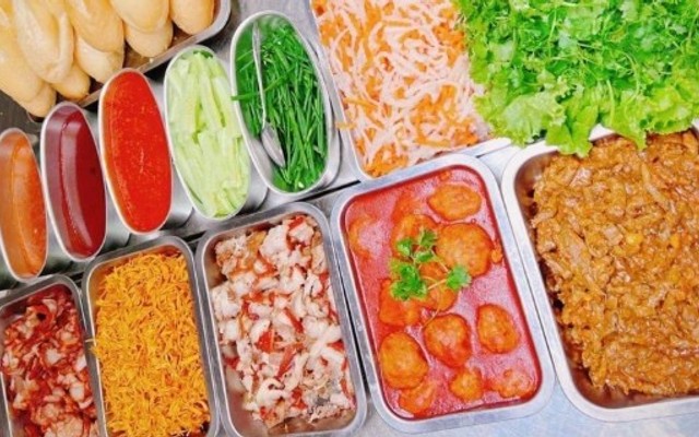 Bánh Mỳ, Xôi Nóng & Cháo Sườn Sụn - 183 Xóm Cầu