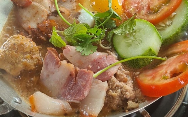 Bếp Nhà Tom - Xôi Mặn, Bánh Mì Chảo & Mì Xá Xíu Khô