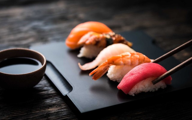 Sushi Tokyo Town - Sashimi & Salad