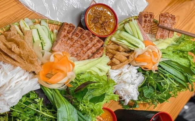 Nem Chua Rán & Thịt Xiên Nướng - Hà Đông