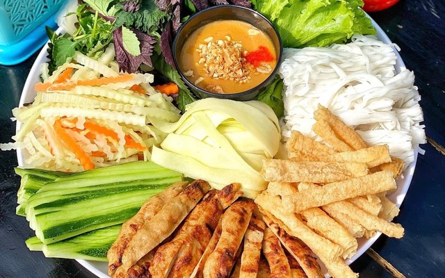 Nem Nướng Nha Trang - Quán Cô Linh - Xuân Đỉnh
