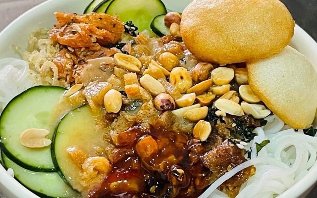 Chay Bà Tư - 42 Huỳnh Ngọc Huệ