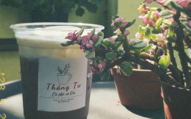 Tháng Tư Cà Phê & Trà - Quốc Lộ 1A