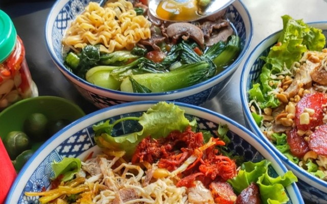 Phở Chua 22 - Phở Chua & Mỳ Trộn - Chiến Thắng