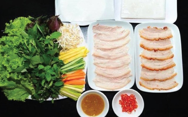 Phố Cuốn The Manor - Bánh Tráng Cuốn Thịt Heo, Nem Nướng & Bò Sốt Vang