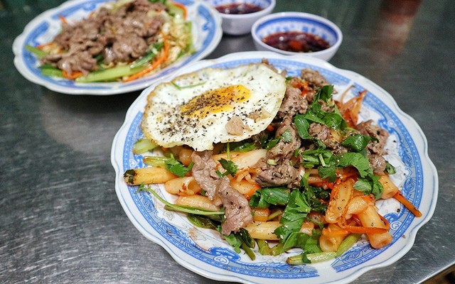 Ăn Vặt Bin Bin - Mì Xào Bò Trứng, Bò Kho Bánh Mì & Bún Thịt Nướng Chả Giò - Nguyễn Thái Sơn