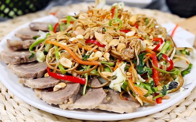 Minh Trí Quán - Gỏi Vịt & Vị Quay Lá Mắc Mật