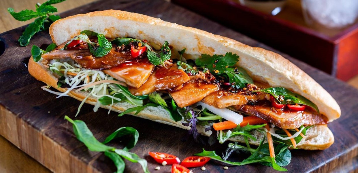 BÁNH MÌ MỸ PHỤNG QUẬN 11 VỚI NHÂN CHẢ BÒ ĐẶC TRƯNG NGON BỔ RẺ