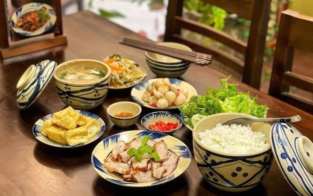 Chạn Mộc Vị Bếp Xưa - Cơm Gia Đình & Các Món Lẩu