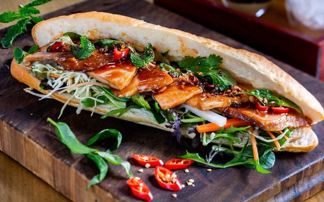 GoldVin Food - Nem Chua Rán & Chân Gà - Hoàng Bật Đạt