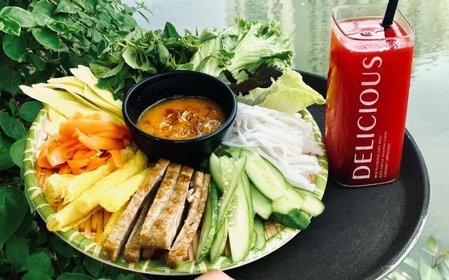 Nem Phố - Nem Nướng Nha Trang, Nem Lụi Huế & Bánh Tôm Hồ Tây - Chùa Láng