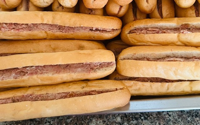 Hương - Bánh Mỳ Cay, Pate Cột Đèn & Đồ Uống Các Loại