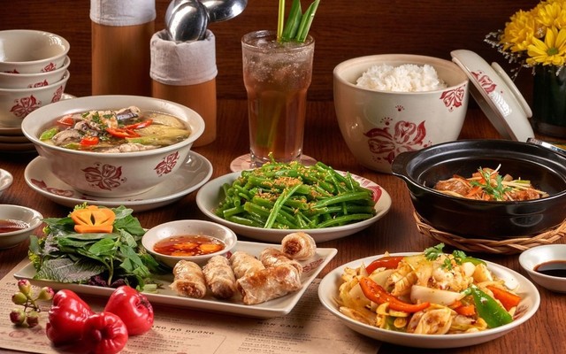 Cơm Trưa, Chiều & Tối La Thành