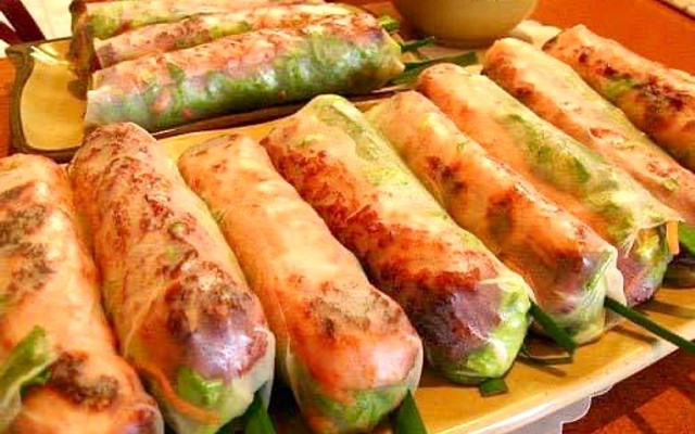 Gỏi Cuốn Nem Nướng Hoa Lệ - Trần Khát Chân