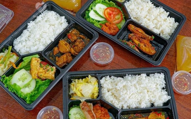 Tiệm Cơm Bà Tàu