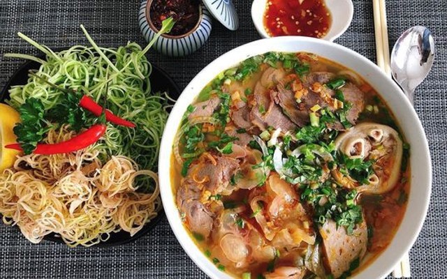 Bún Bò Sườn Sụn - Tùng