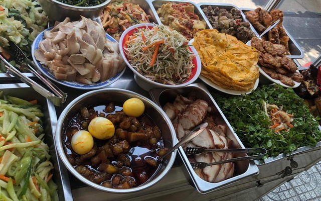 Cơm Bình Dân Hà - 7 Bàu Hạc 6