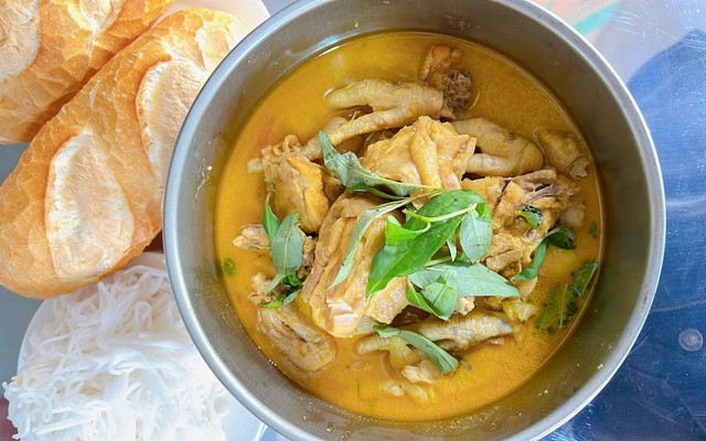 Cà Ri Chân Gà Cô Bé - Bùi Đình Tuý