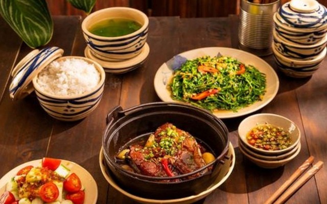 Cơm Mẹ Nhí - Nhà Hàng Cơm Gia Đình - 226 Trần Hưng Đạo