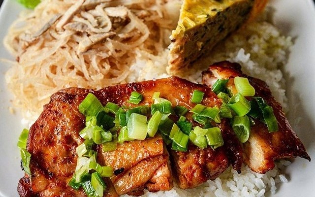 Cô Giang Cơm Tấm Sườn - Y Ngông