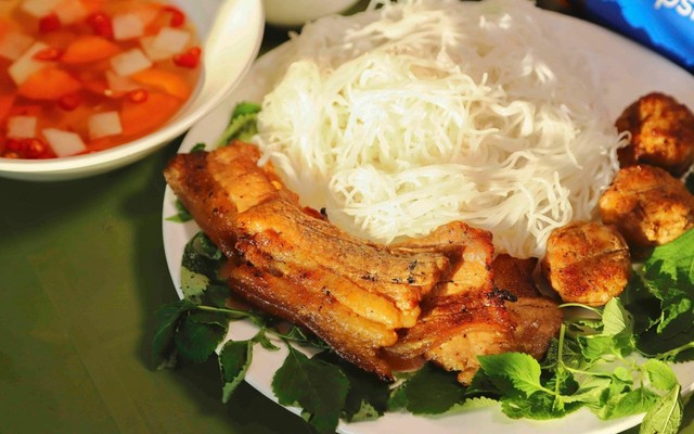 Cơm Tấm Yến - Bún Chả - Trung Phụng